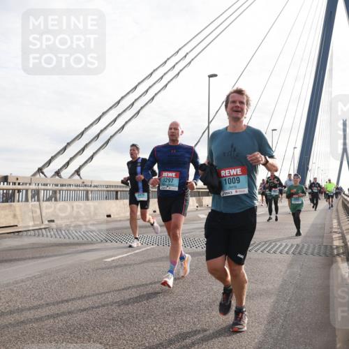 03.10.2024 - Köhlbrandbrückenlauf Matties Gatica Varas http://msf.ph/oto/7192844 03.10.2024 09:27:34 Position 2 2475, 1297, 1009 meine-sportfotos.de