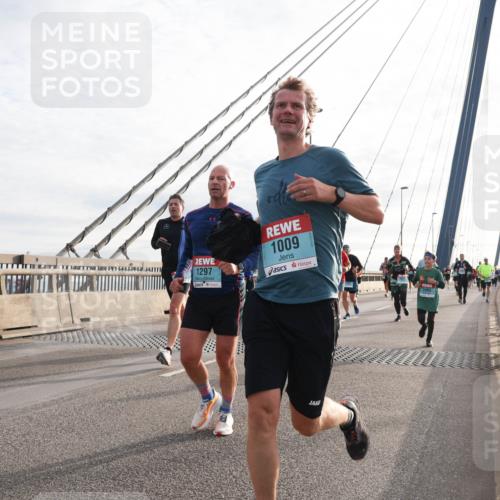 03.10.2024 - Köhlbrandbrückenlauf Matties Gatica Varas http://msf.ph/oto/7192877 03.10.2024 09:27:34 Position 2 1297, 1009, 2483 meine-sportfotos.de