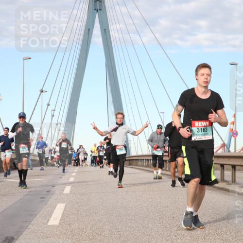 03.10.2024 - Köhlbrandbrückenlauf Jannik Wohlers http://msf.ph/oto/7193220 03.10.2024 09:44:45 Position 2 1956, 3473, 9, 3163 meine-sportfotos.de