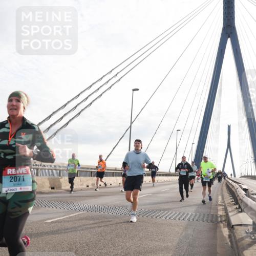03.10.2024 - Köhlbrandbrückenlauf Matties Gatica Varas http://msf.ph/oto/7193243 03.10.2024 09:27:38 Position 2 2071 meine-sportfotos.de