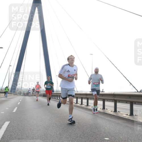 03.10.2024 - Köhlbrandbrückenlauf Jannik Wohlers http://msf.ph/oto/7193332 03.10.2024 09:19:03 Position 1 1377 meine-sportfotos.de