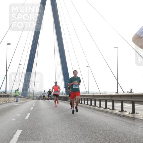 03.10.2024 - Köhlbrandbrückenlauf Jannik Wohlers http://msf.ph/oto/7193454 03.10.2024 09:19:04 Position 1 1077, 1 meine-sportfotos.de