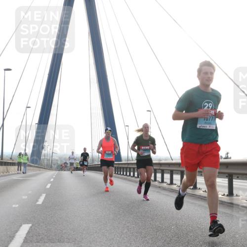 03.10.2024 - Köhlbrandbrückenlauf Jannik Wohlers http://msf.ph/oto/7193722 03.10.2024 09:19:05 Position 1 1027, 1004, 29, 077 meine-sportfotos.de