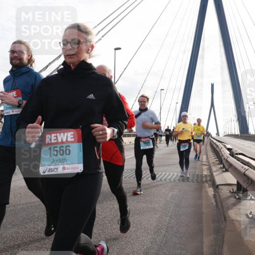 03.10.2024 - Köhlbrandbrückenlauf Matties Gatica Varas http://msf.ph/oto/7194112 03.10.2024 09:27:51 Position 2 2018, 1566, 1956 meine-sportfotos.de