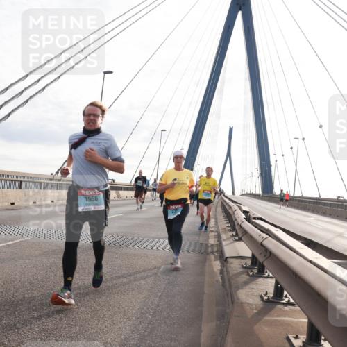 03.10.2024 - Köhlbrandbrückenlauf Matties Gatica Varas http://msf.ph/oto/7194173 03.10.2024 09:27:52 Position 2 92, 1956, 23 meine-sportfotos.de