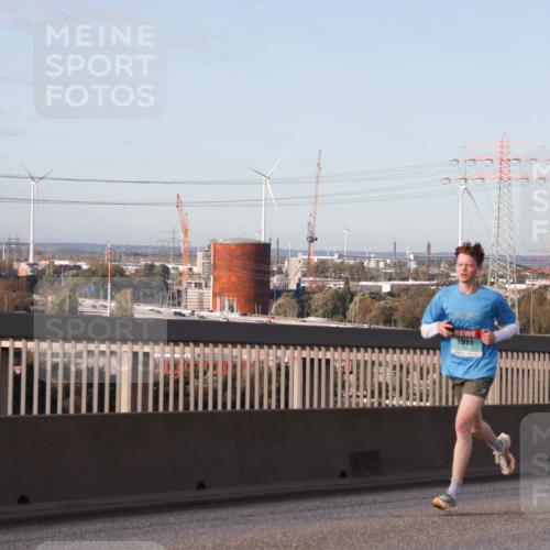 03.10.2024 - Köhlbrandbrückenlauf Matties Gatica Varas http://msf.ph/oto/7194342 03.10.2024 09:27:55 Position 2 1011 meine-sportfotos.de