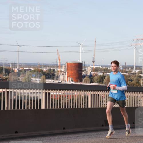 03.10.2024 - Köhlbrandbrückenlauf Matties Gatica Varas http://msf.ph/oto/7194375 03.10.2024 09:27:56 Position 2  meine-sportfotos.de