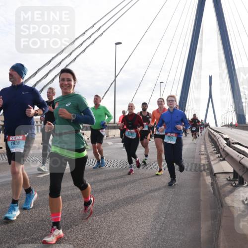 03.10.2024 - Köhlbrandbrückenlauf Matties Gatica Varas http://msf.ph/oto/7194682 03.10.2024 09:28:00 Position 2 1926, 1784, 2057 meine-sportfotos.de
