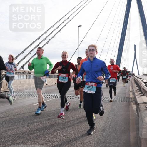 03.10.2024 - Köhlbrandbrückenlauf Matties Gatica Varas http://msf.ph/oto/7194766 03.10.2024 09:28:01 Position 2 1923, 1784, 2057, 1477 meine-sportfotos.de
