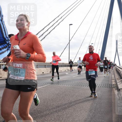 03.10.2024 - Köhlbrandbrückenlauf Matties Gatica Varas http://msf.ph/oto/7194875 03.10.2024 09:28:02 Position 2 145, 1691, 1477 meine-sportfotos.de