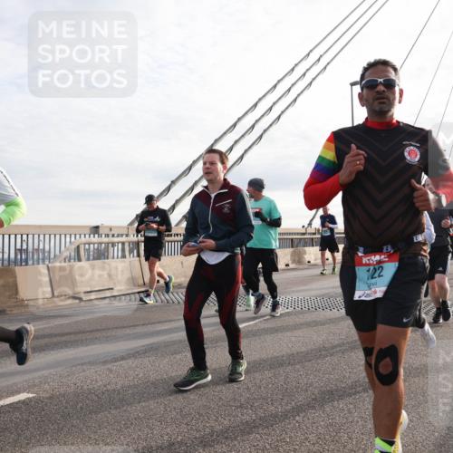 03.10.2024 - Köhlbrandbrückenlauf Matties Gatica Varas http://msf.ph/oto/7195207 03.10.2024 09:28:06 Position 2 122 meine-sportfotos.de