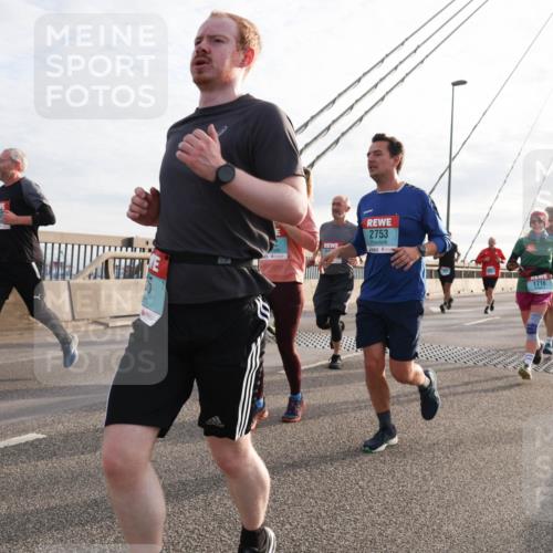 03.10.2024 - Köhlbrandbrückenlauf Matties Gatica Varas http://msf.ph/oto/7195220 03.10.2024 09:28:08 Position 2 2808, 2753, 1716 meine-sportfotos.de