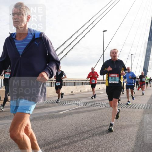 03.10.2024 - Köhlbrandbrückenlauf Matties Gatica Varas http://msf.ph/oto/7195299 03.10.2024 09:28:10 Position 2 3543, 1727 meine-sportfotos.de