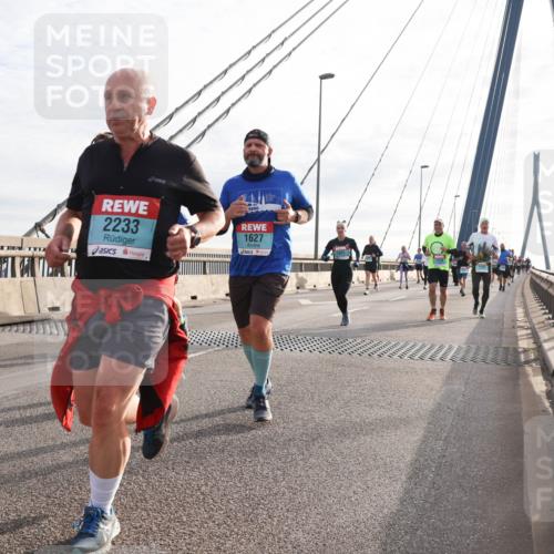 03.10.2024 - Köhlbrandbrückenlauf Matties Gatica Varas http://msf.ph/oto/7195550 03.10.2024 09:28:14 Position 2 2233, 1627 meine-sportfotos.de