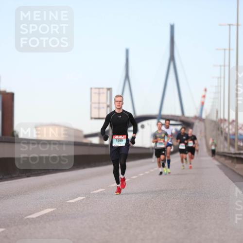 03.10.2024 - Köhlbrandbrückenlauf Fuchs,  Jonas http://msf.ph/oto/7195626 03.10.2024 09:35:08 Position 3 1099 meine-sportfotos.de