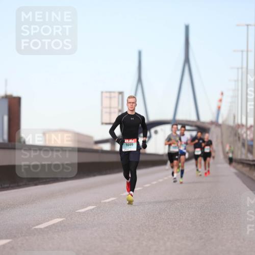 03.10.2024 - Köhlbrandbrückenlauf Fuchs,  Jonas http://msf.ph/oto/7195658 03.10.2024 09:35:08 Position 3 1099 meine-sportfotos.de