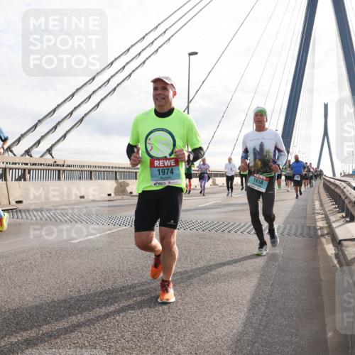 03.10.2024 - Köhlbrandbrückenlauf Matties Gatica Varas http://msf.ph/oto/7195799 03.10.2024 09:28:17 Position 2 2078, 1974, 1658 meine-sportfotos.de