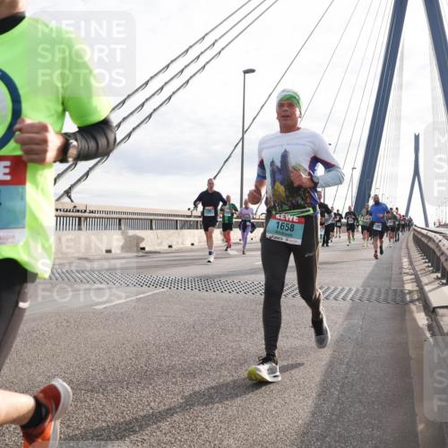 03.10.2024 - Köhlbrandbrückenlauf Matties Gatica Varas http://msf.ph/oto/7195827 03.10.2024 09:28:17 Position 2 1974, 1658 meine-sportfotos.de