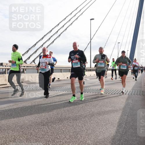03.10.2024 - Köhlbrandbrückenlauf Matties Gatica Varas http://msf.ph/oto/7196283 03.10.2024 09:28:23 Position 2 3236, 1874, 2238, 1641, 1642 meine-sportfotos.de