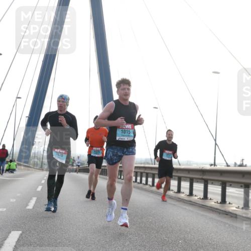 03.10.2024 - Köhlbrandbrückenlauf Jannik Wohlers http://msf.ph/oto/7196330 03.10.2024 09:19:35 Position 1 1070, 1429, 1015, 1017 meine-sportfotos.de
