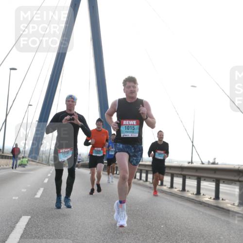 03.10.2024 - Köhlbrandbrückenlauf Jannik Wohlers http://msf.ph/oto/7196386 03.10.2024 09:19:35 Position 1 1070, 1429, 1015 meine-sportfotos.de