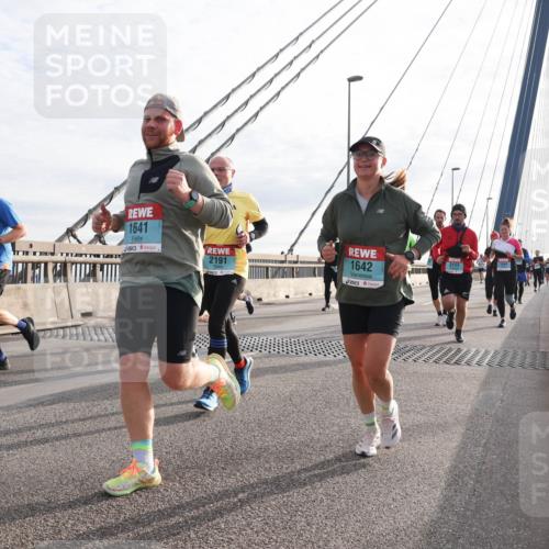 03.10.2024 - Köhlbrandbrückenlauf Matties Gatica Varas http://msf.ph/oto/7196392 03.10.2024 09:28:24 Position 2 1641, 2191, 1642, 2111 meine-sportfotos.de