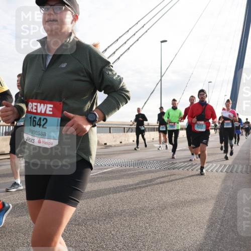 03.10.2024 - Köhlbrandbrückenlauf Matties Gatica Varas http://msf.ph/oto/7196417 03.10.2024 09:28:25 Position 2 2191, 613, 1642, 1444, 2111 meine-sportfotos.de