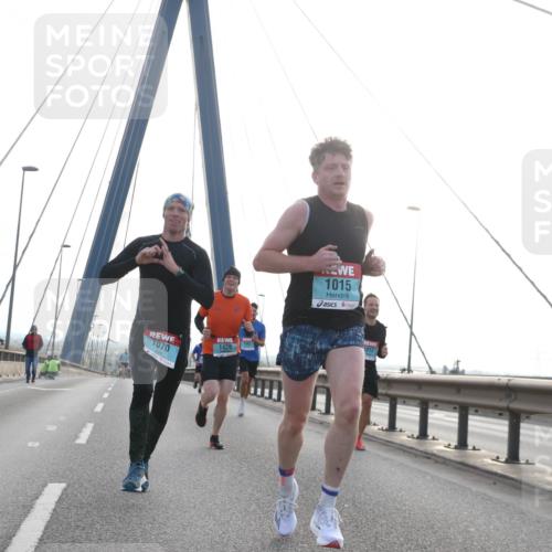 03.10.2024 - Köhlbrandbrückenlauf Jannik Wohlers http://msf.ph/oto/7196438 03.10.2024 09:19:35 Position 1 1070, 1429, 1015 meine-sportfotos.de