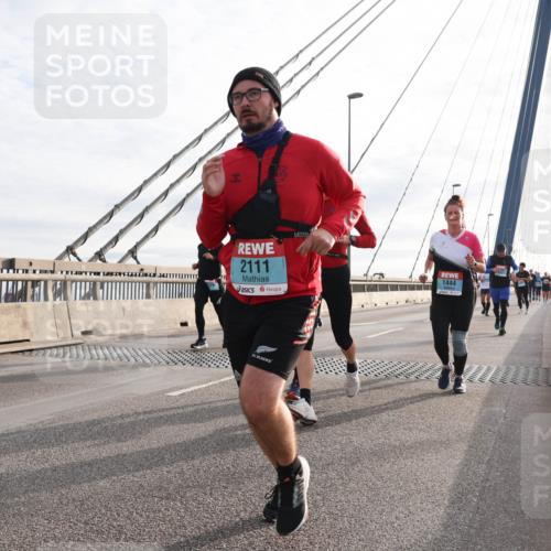 03.10.2024 - Köhlbrandbrückenlauf Matties Gatica Varas http://msf.ph/oto/7196536 03.10.2024 09:28:26 Position 2 2111, 1444 meine-sportfotos.de