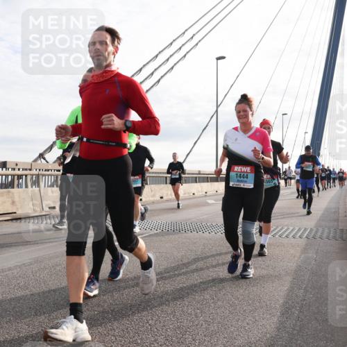 03.10.2024 - Köhlbrandbrückenlauf Matties Gatica Varas http://msf.ph/oto/7196556 03.10.2024 09:28:27 Position 2 1, 1937, 1444, 565 meine-sportfotos.de