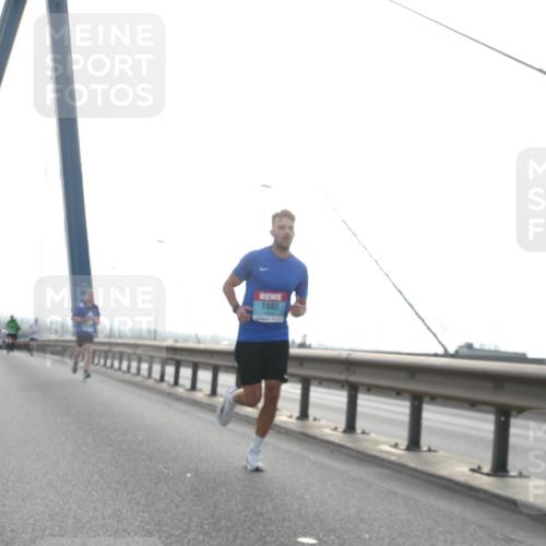 03.10.2024 - Köhlbrandbrückenlauf Jannik Wohlers http://msf.ph/oto/7196684 03.10.2024 09:19:38 Position 1 1082 meine-sportfotos.de