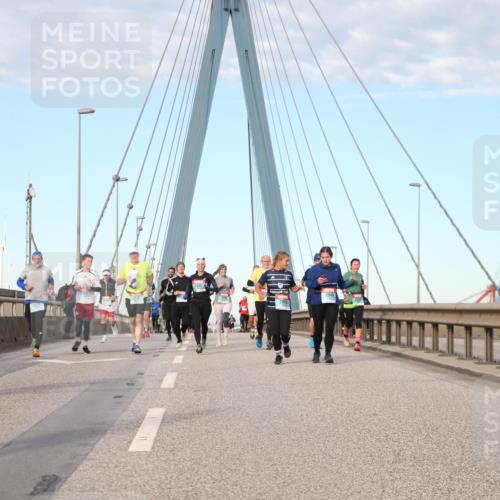 03.10.2024 - Köhlbrandbrückenlauf Jannik Wohlers http://msf.ph/oto/7197552 03.10.2024 09:44:52 Position 2 1708, 2049 meine-sportfotos.de