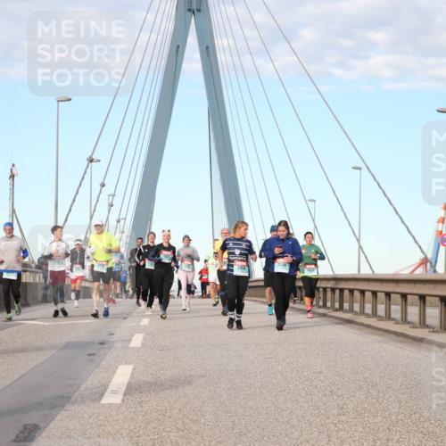 03.10.2024 - Köhlbrandbrückenlauf Jannik Wohlers http://msf.ph/oto/7197592 03.10.2024 09:44:53 Position 2 1825, 2049, 2029 meine-sportfotos.de