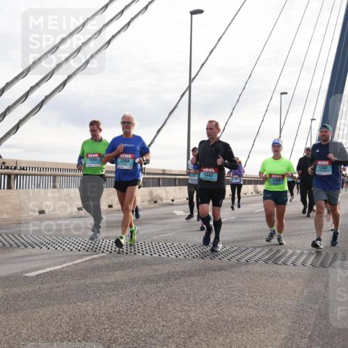 03.10.2024 - Köhlbrandbrückenlauf Matties Gatica Varas http://msf.ph/oto/7197599 03.10.2024 09:28:46 Position 2 1265, 2088, 1282, 1342, 1543 meine-sportfotos.de