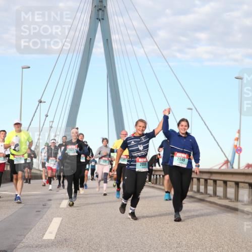 03.10.2024 - Köhlbrandbrückenlauf Jannik Wohlers http://msf.ph/oto/7197822 03.10.2024 09:44:55 Position 2 240, 1776, 1825, 2191, 2050, 2049 meine-sportfotos.de