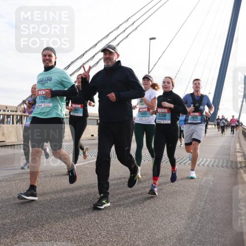 03.10.2024 - Köhlbrandbrückenlauf Matties Gatica Varas http://msf.ph/oto/7197846 03.10.2024 09:28:50 Position 2 1790, 1801, 1683, 3208, 3026 meine-sportfotos.de