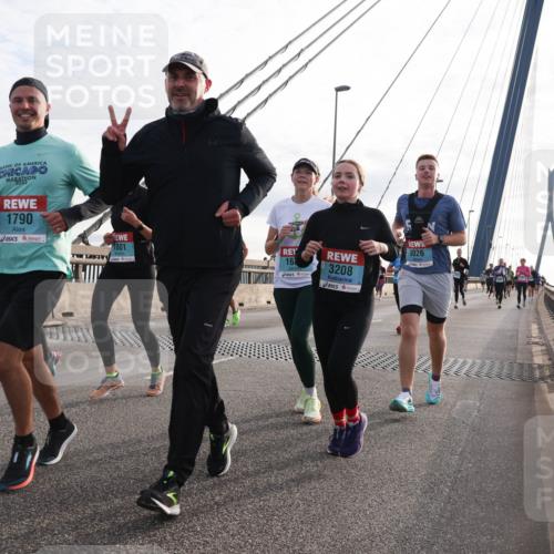 03.10.2024 - Köhlbrandbrückenlauf Matties Gatica Varas http://msf.ph/oto/7197864 03.10.2024 09:28:51 Position 2 1790, 3026, 1801, 16, 3208 meine-sportfotos.de