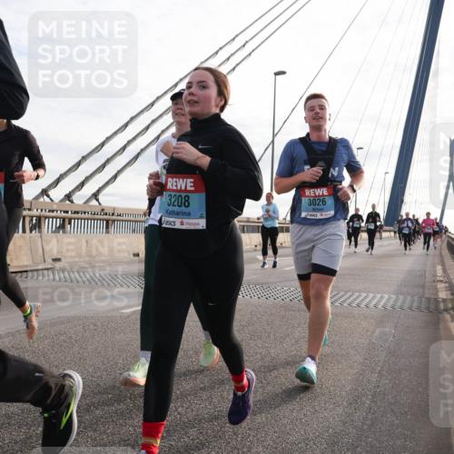 03.10.2024 - Köhlbrandbrückenlauf Matties Gatica Varas http://msf.ph/oto/7197874 03.10.2024 09:28:51 Position 2 3208, 3026 meine-sportfotos.de