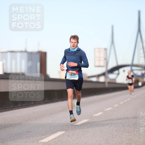 03.10.2024 - Köhlbrandbrückenlauf Fuchs,  Jonas http://msf.ph/oto/7197875 03.10.2024 09:36:53 Position 3 1839 meine-sportfotos.de