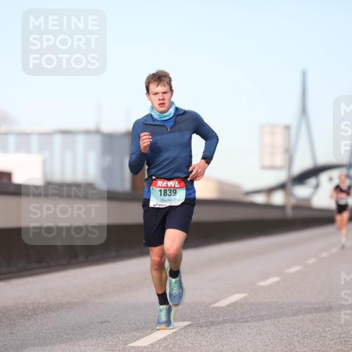 03.10.2024 - Köhlbrandbrückenlauf Fuchs,  Jonas http://msf.ph/oto/7197900 03.10.2024 09:36:54 Position 3 1839 meine-sportfotos.de