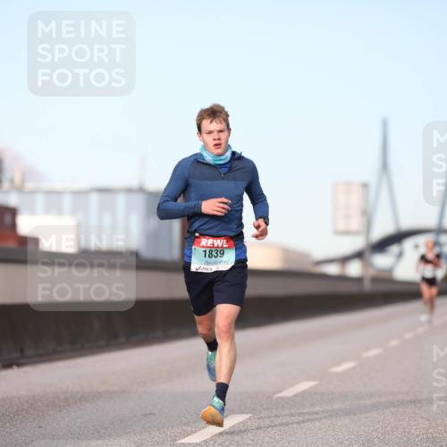 03.10.2024 - Köhlbrandbrückenlauf Fuchs,  Jonas http://msf.ph/oto/7197909 03.10.2024 09:36:54 Position 3 1839 meine-sportfotos.de