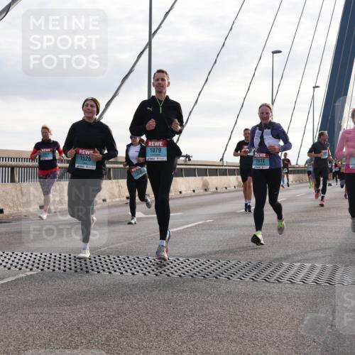 03.10.2024 - Köhlbrandbrückenlauf Matties Gatica Varas http://msf.ph/oto/7197979 03.10.2024 09:28:55 Position 2 1526, 1079, 1973, 2812, 1608 meine-sportfotos.de