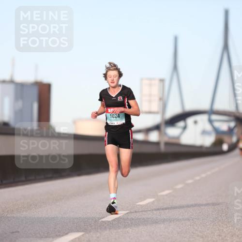 03.10.2024 - Köhlbrandbrückenlauf Fuchs,  Jonas http://msf.ph/oto/7198033 03.10.2024 09:37:02 Position 3 1024 meine-sportfotos.de