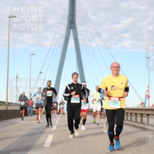 03.10.2024 - Köhlbrandbrückenlauf Jannik Wohlers http://msf.ph/oto/7198054 03.10.2024 09:44:59 Position 2 2400, 1324, 2191, 2029 meine-sportfotos.de
