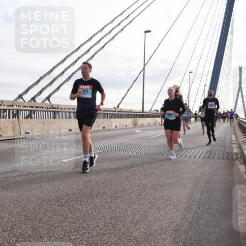 03.10.2024 - Köhlbrandbrückenlauf Matties Gatica Varas http://msf.ph/oto/7198068 03.10.2024 09:28:59 Position 2 1855, 2167, 1773 meine-sportfotos.de