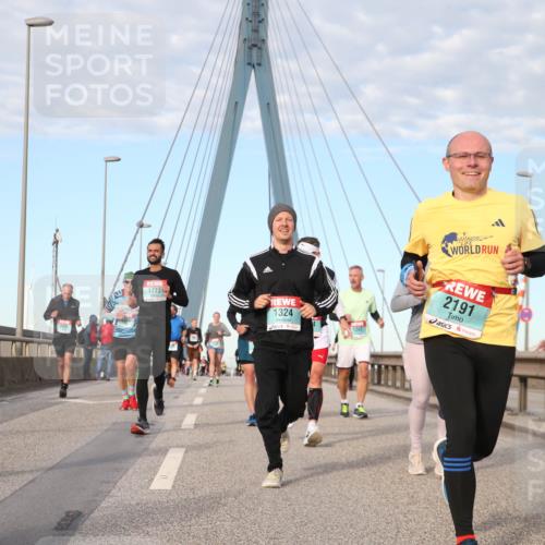 03.10.2024 - Köhlbrandbrückenlauf Jannik Wohlers http://msf.ph/oto/7198100 03.10.2024 09:44:59 Position 2 2400, 1773, 1324, 2191 meine-sportfotos.de