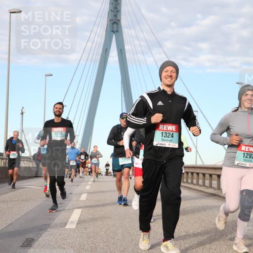 03.10.2024 - Köhlbrandbrückenlauf Jannik Wohlers http://msf.ph/oto/7198213 03.10.2024 09:45:00 Position 2 2098, 1773, 1666, 1324, 1292 meine-sportfotos.de
