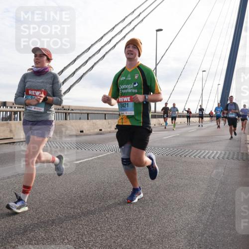 03.10.2024 - Köhlbrandbrückenlauf Matties Gatica Varas http://msf.ph/oto/7198269 03.10.2024 09:29:03 Position 2 2421 meine-sportfotos.de