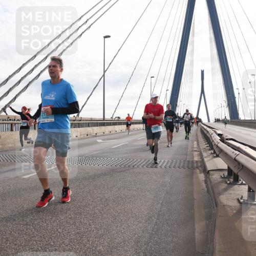 03.10.2024 - Köhlbrandbrückenlauf Matties Gatica Varas http://msf.ph/oto/7198396 03.10.2024 09:29:09 Position 2 21, 2209 meine-sportfotos.de