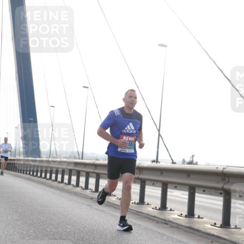03.10.2024 - Köhlbrandbrückenlauf Jannik Wohlers http://msf.ph/oto/7198401 03.10.2024 09:19:41 Position 1 55 meine-sportfotos.de